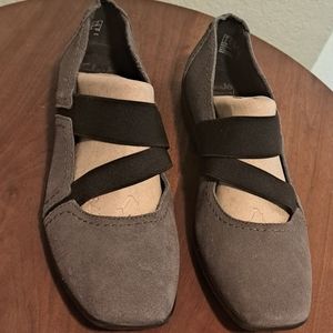 Clarks slip on suede flats